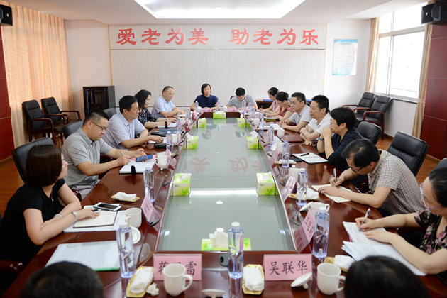 9 宜兴市委周中平副书记介绍宜兴工作.JPG