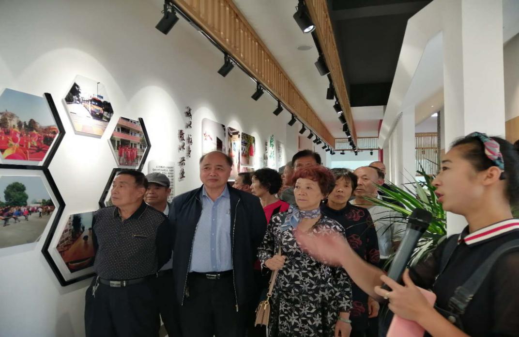 周铁2.jpg