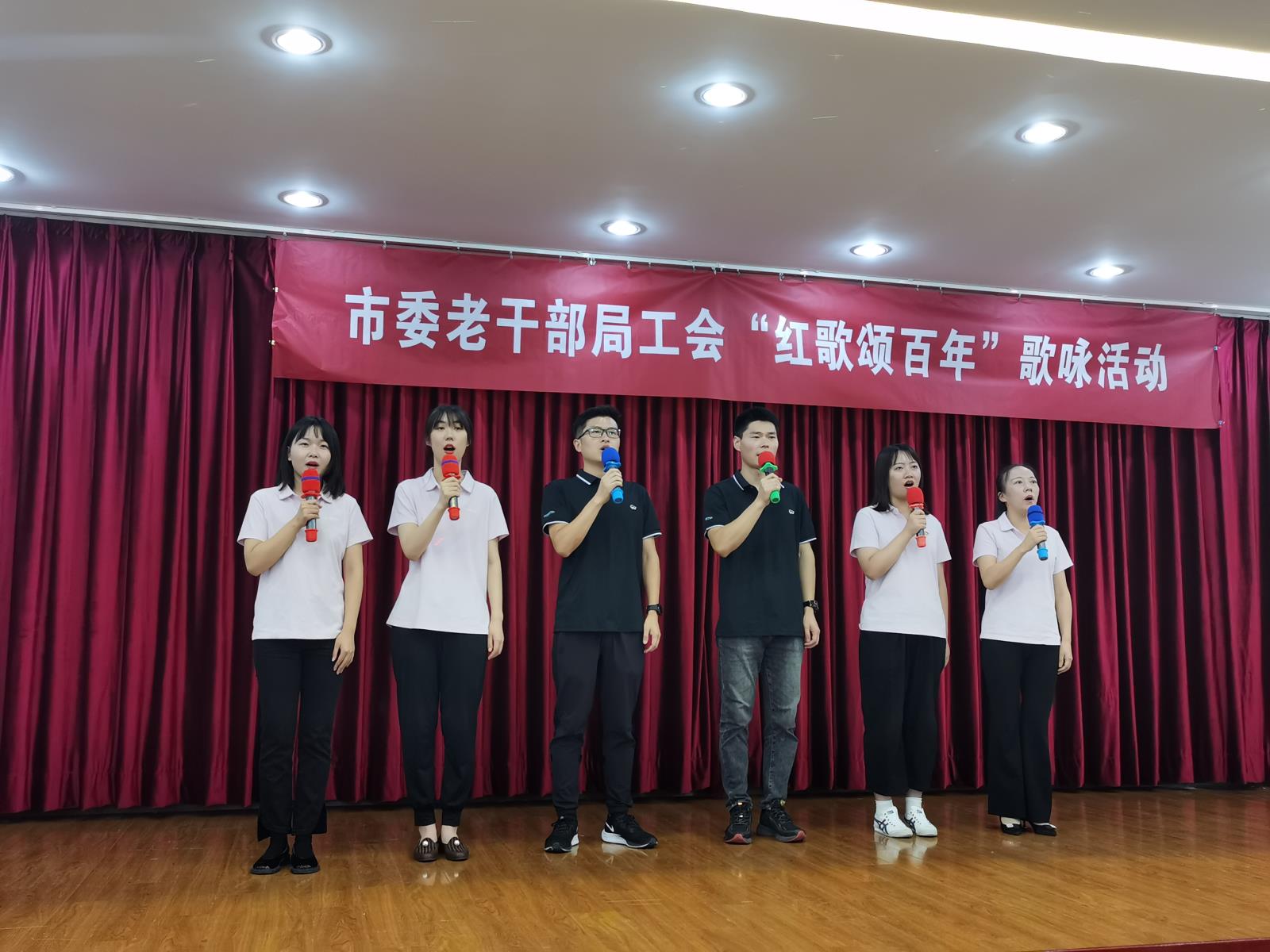 老干部大学小合唱《绒花》.jpg